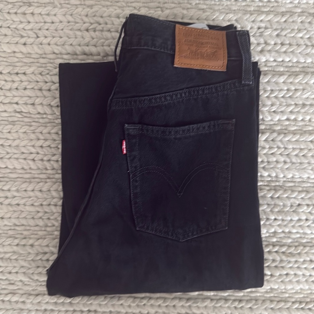 Levi’s rib cage wide leg size 28